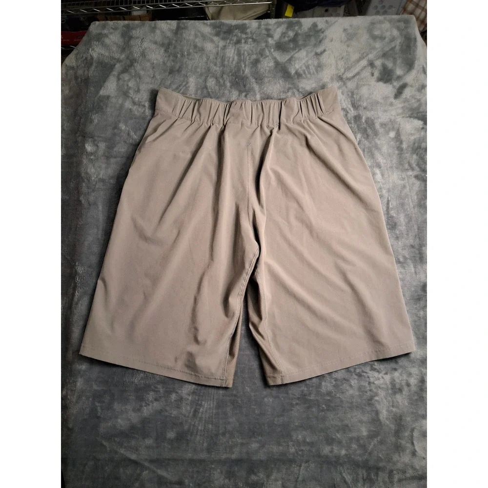 Nike Dri-FIT Mens Training Shorts Khaki Tan Mesh Inset Size Medium RN56323